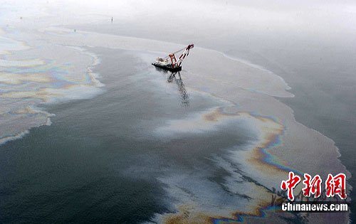 大連輸油管爆炸污染50平方公里海面