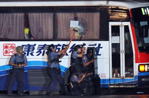 菲律賓警方進行強攻
