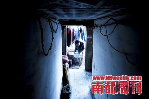 高校畢業(yè)生繼續(xù)生活在學校周圍被稱校漂族