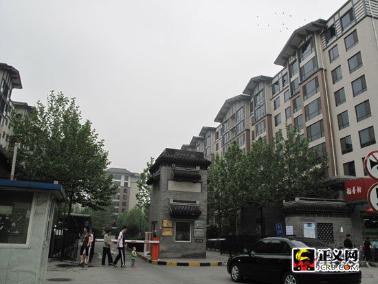 兩家物業為爭小區地下車庫管理權互毆(組圖)