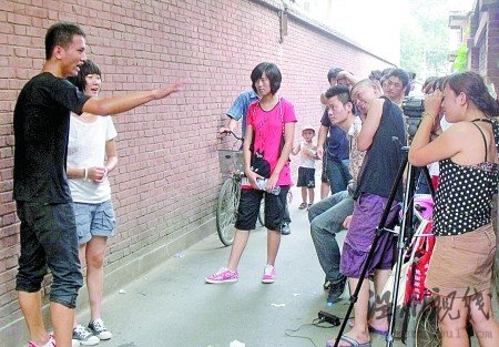 高中畢業(yè)生自導(dǎo)自拍電影反思90后生活方式