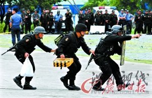 3日，菲律賓警方舉行人質解救演習。