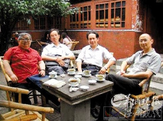 胡麗天，成都聽證會四大金剛