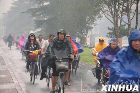 河北雨水流連清涼現(xiàn) 未來三天仍有雨