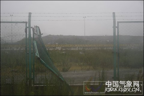 追風(fēng)現(xiàn)場：“梅花”對上海小洋山港影響逐步減小