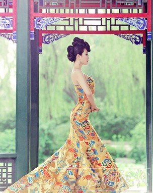 練習(xí)：芙蓉姐姐瘦身PK王菲，龍袍寫(xiě)真叫板范冰冰