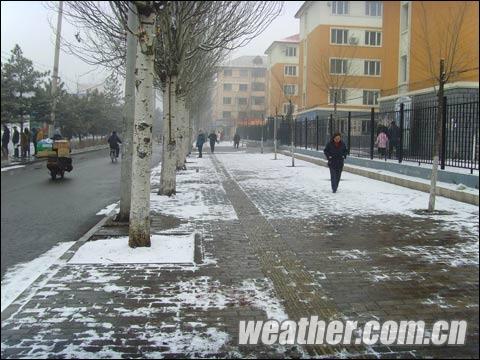 呼和浩特三月小雪滋潤大地（組圖）