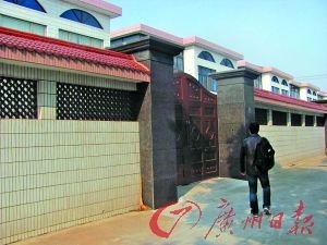 江蘇長江村發金銀續：村民稱男丁可獲別墅一套
