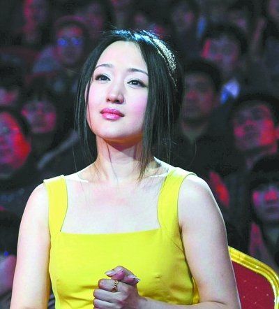 楊鈺瑩錄制《歌聲傳奇》。