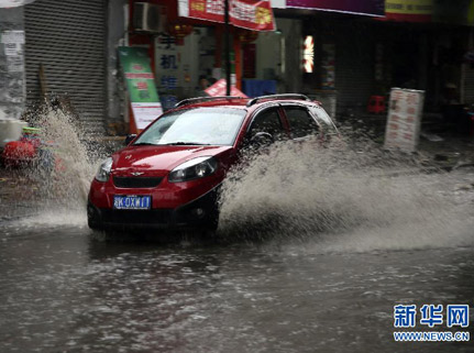 湖南中部地區(qū)遭遇龍卷風 4人死亡30人受傷