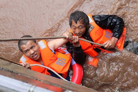 暴雨襲擊來襲重慶河水暴漲 多個鄉鎮停水停電