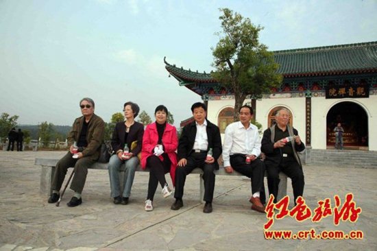 李實(原名毛遠(yuǎn)新)參觀南水北調(diào)工程