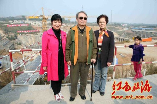 李實(原名毛遠(yuǎn)新)參觀南水北調(diào)工程