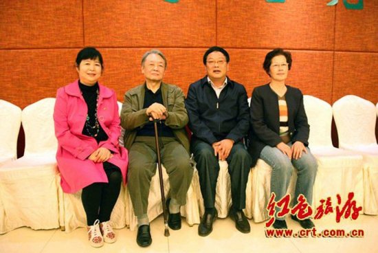 李實(原名毛遠(yuǎn)新)參觀南水北調(diào)工程