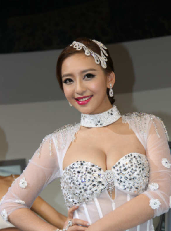 高三車(chē)展女神曹陽(yáng)