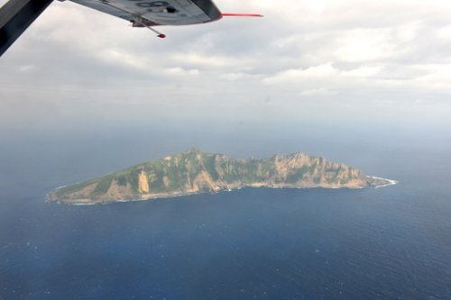中國飛機(jī)飛臨釣魚島上空 日出動F-15戰(zhàn)機(jī)應(yīng)對