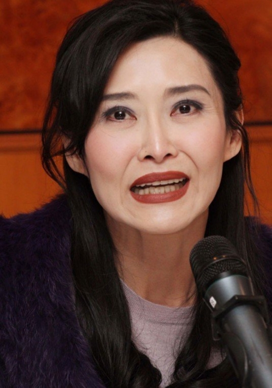 葉玉卿開記者會澄清老公胡兆明財(cái)務(wù)狀況傳聞