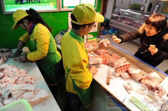 大學(xué)生賣(mài)豬肉