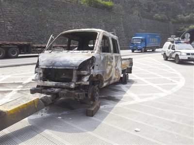 甬臺(tái)溫高速湖霧嶺隧道內(nèi)貨車起火