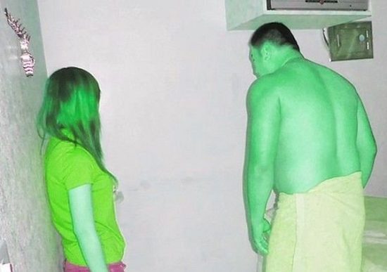 男子嫖妓巧遇女友兼職賣淫