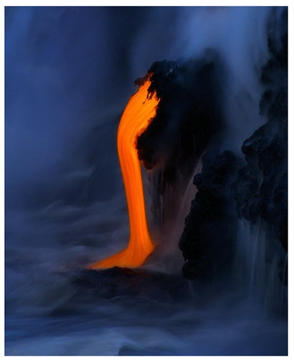 美國(guó)攝影師拍攝夏威夷基拉韋亞火山噴發(fā)