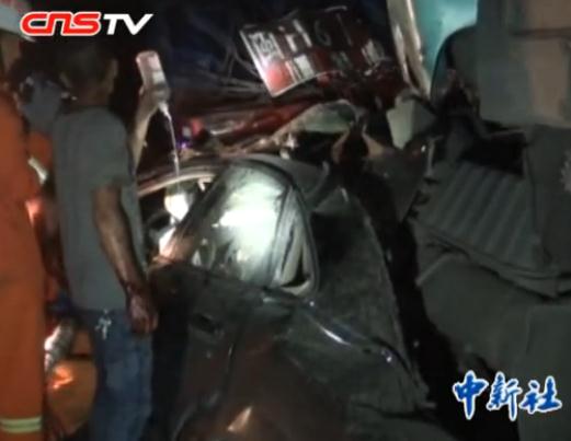 由于轎車(chē)車(chē)體嚴(yán)重變形