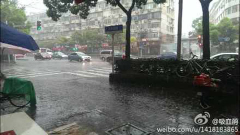 8月25日上海天氣 高溫暴雨雷電大風(fēng)輪番上演