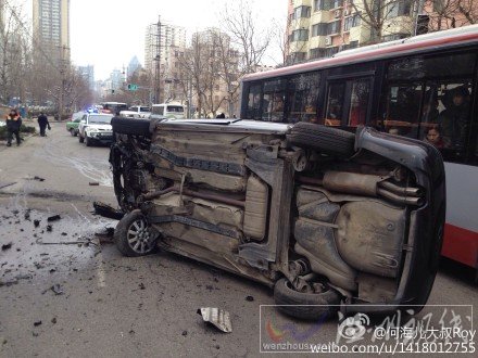 市南區(qū)車禍現(xiàn)場(chǎng)圖片