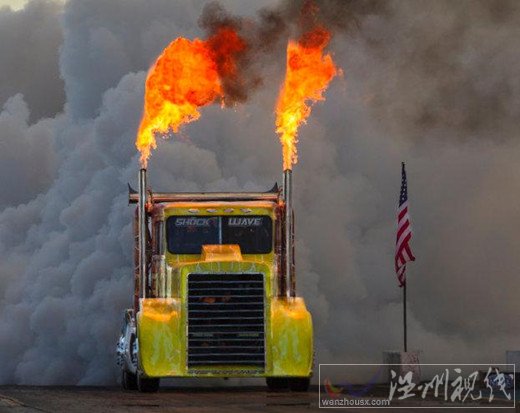 速度能和飛機(jī)媲美的卡車(chē)