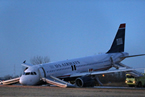 客機機頭觸地 2014年3月
