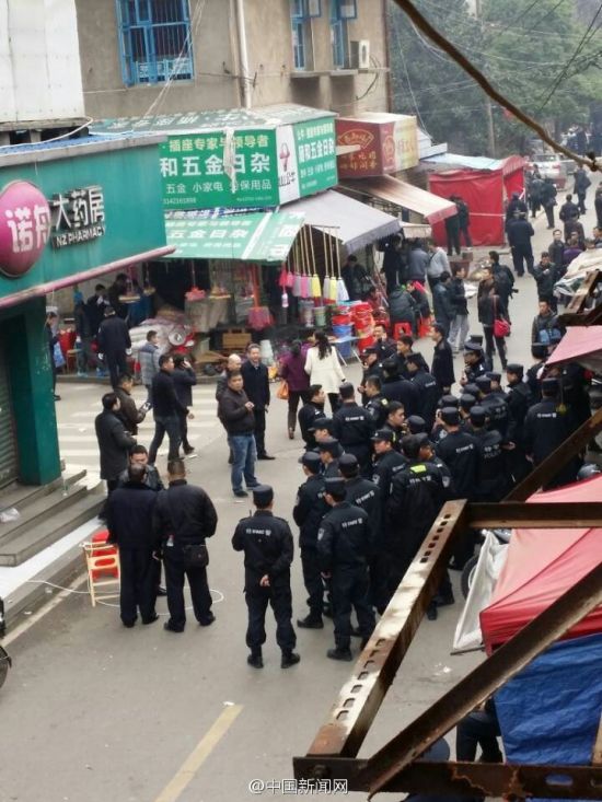 長沙伍家?guī)X街道菜市場砍人事件