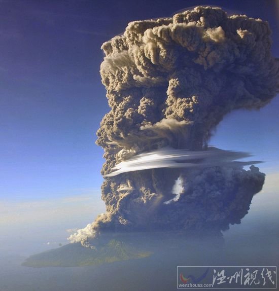 印尼火山噴發(fā)圖片