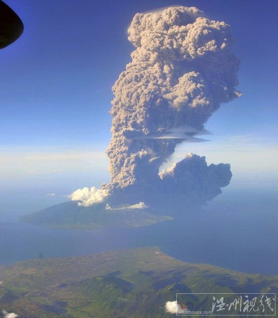 印尼火山噴發(fā)圖片