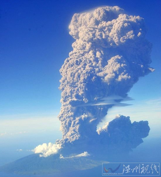 印尼火山噴發(fā)圖片