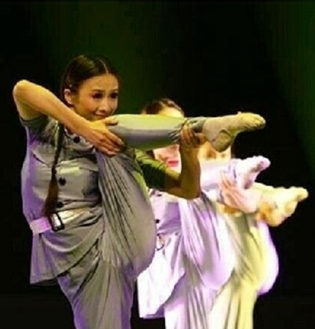 用腿開槍網(wǎng)絡(luò)爆紅
