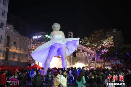 廣西夢露雕像被拆