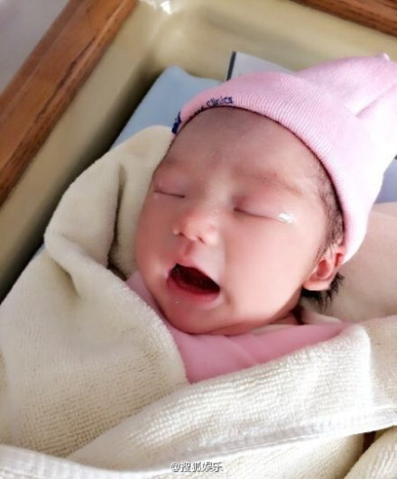 玲花女兒照片