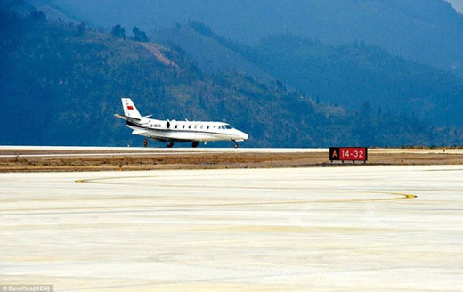 在山頂上建造飛機場