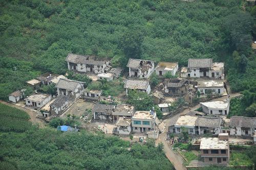 云南昭通地震災區救援現場