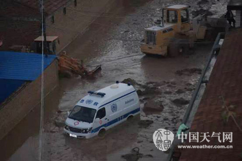 環(huán)縣街道出現(xiàn)嚴重積水