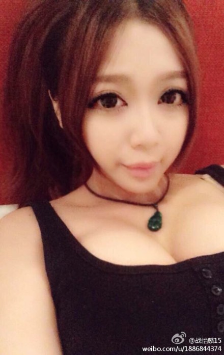 申花球員戰(zhàn)怡麟的女友