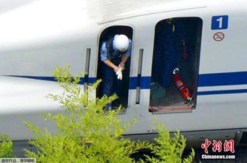 日本新干線列車失火