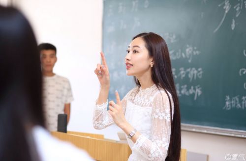 大連女老師走紅網絡