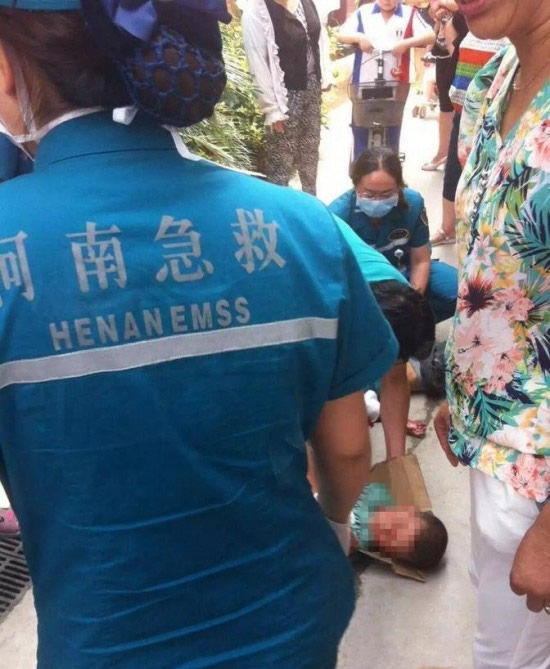 南陽小兄弟墜樓