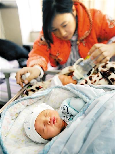 重慶合川女子二胎產(chǎn)下三胞胎