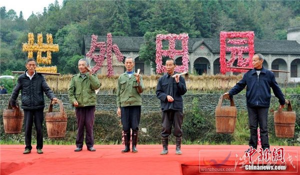 七旬大媽T臺秀 農村大媽走T臺