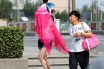 高溫天氣烈日當(dāng)頭 拿什