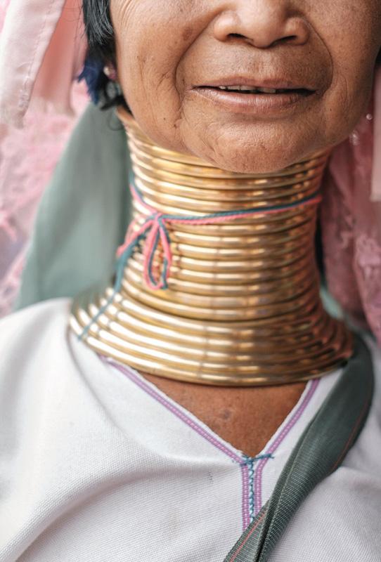 婦女以長脖子為美