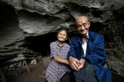 老兩口住山洞54年