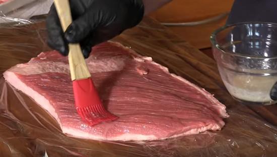 膠水牛排引爭議 專家：“重組牛排”不等于劣質(zhì)肉